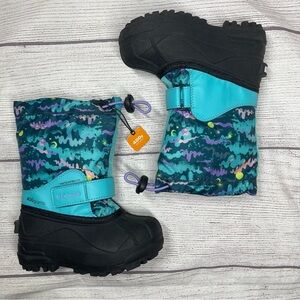 Columbia Youth Size 9 PowderbugForty Print 400-Grams Waterproof Snow Boots